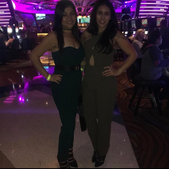 Meet your Poshers, Ana and Christina - Picture 3 of 8